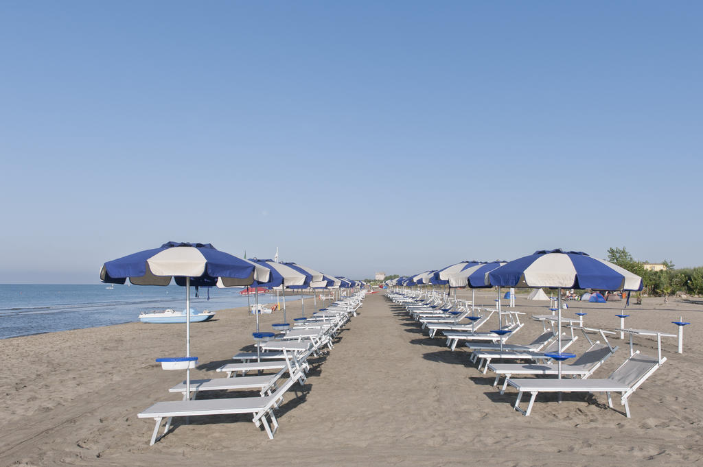 Hotel Mediterraneo Lido di Latina Exterior foto
